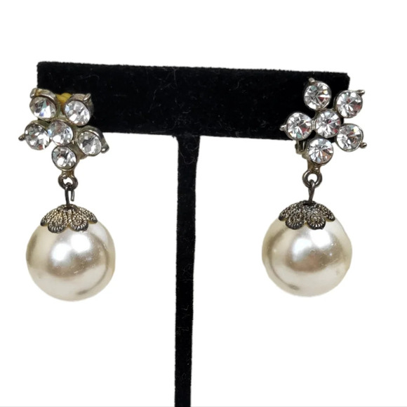 Vintage Jewelry - Flower Clear Crystal Clip On Drop Faux Pearl Earrings